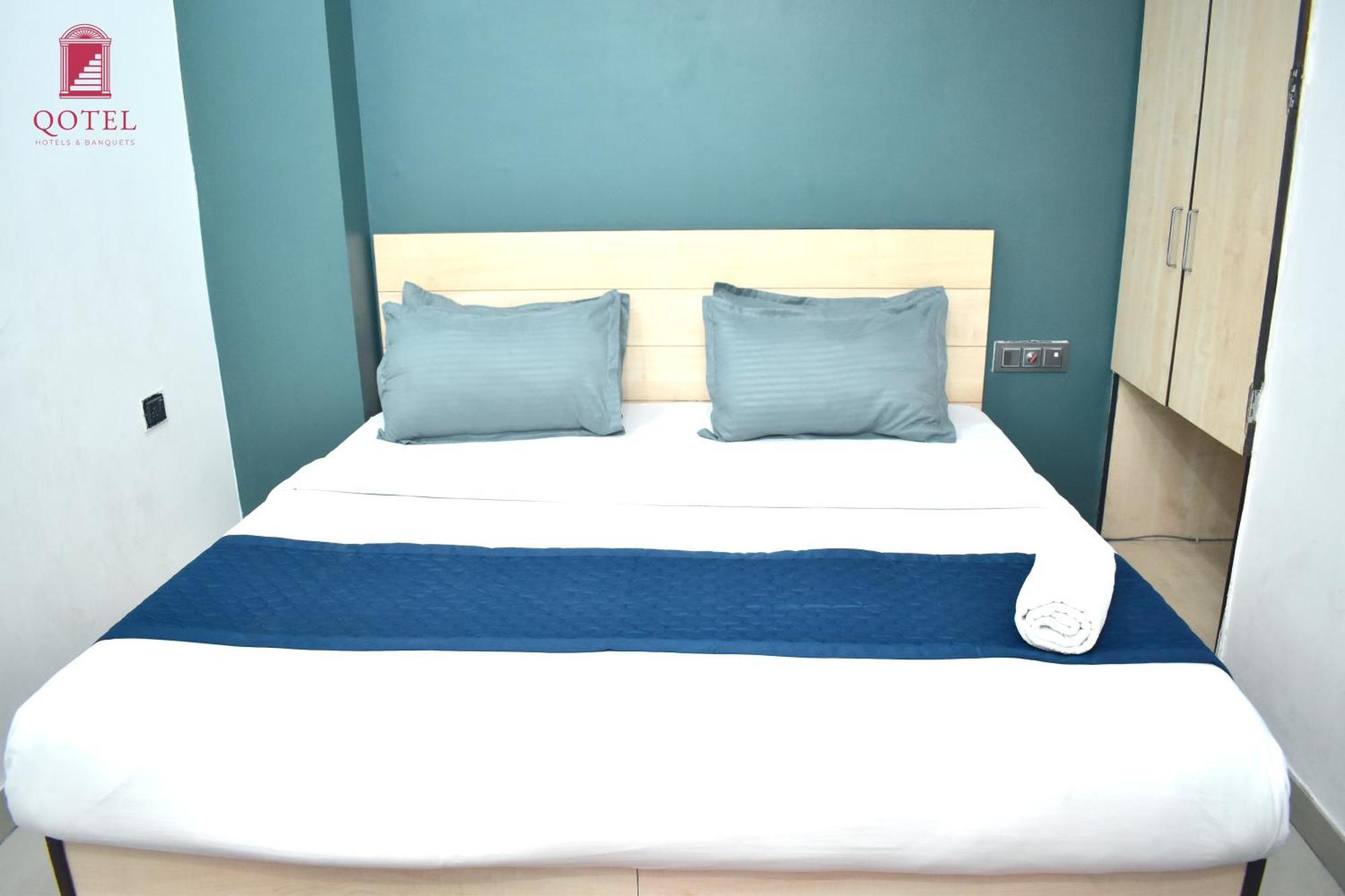 Qotel Hotel Rama Rohini Sector-24 Couple Friendly Delhi  Exterior photo